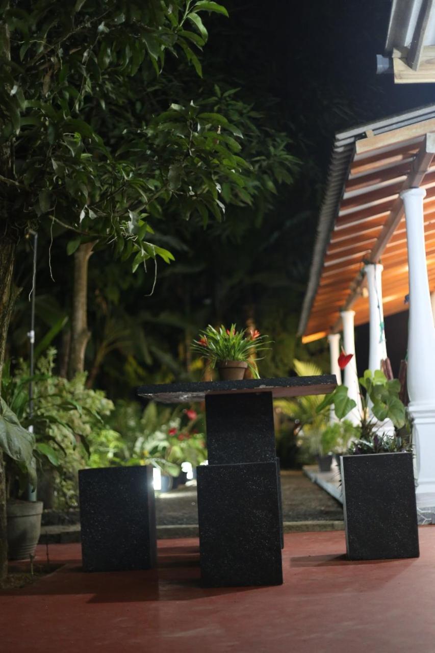 Bakery Family Guest House Mirissa Exterior foto