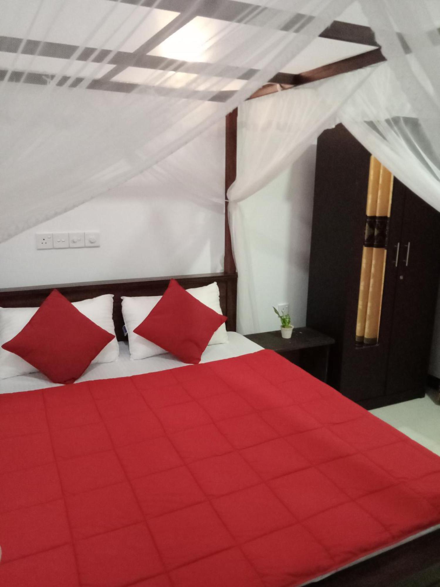 Bakery Family Guest House Mirissa Exterior foto