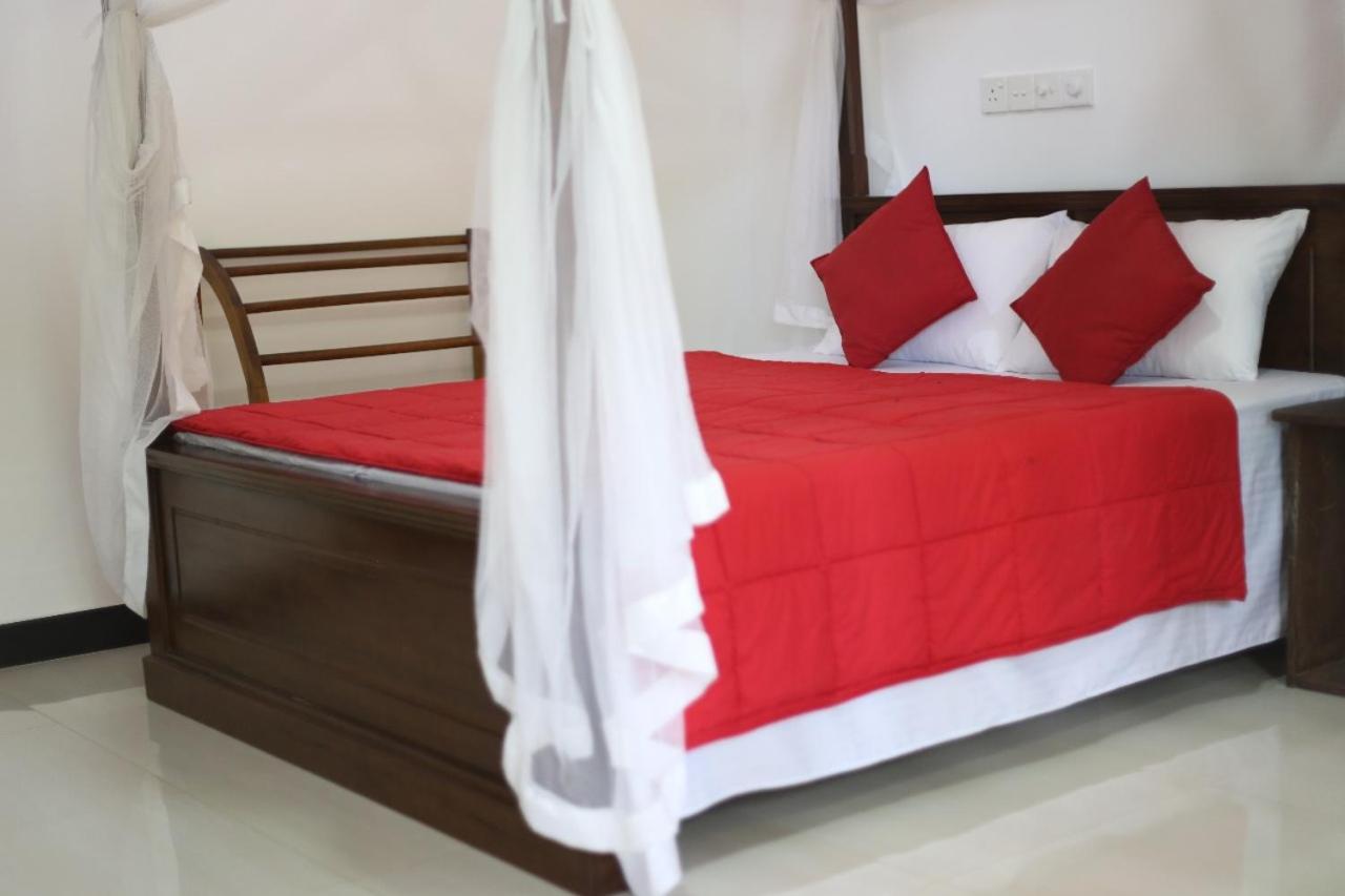 Bakery Family Guest House Mirissa Quarto foto